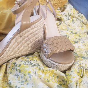 Chic Tan Woven Wedge Sandals